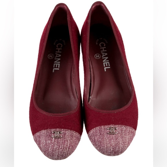 CHANEL Women's burgundy wool flats cap toe - Picture 1 of 12
